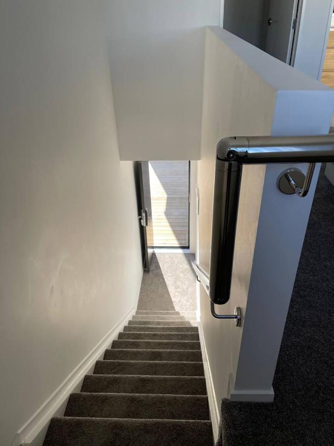 4 Bedroom Home Fully Furnished In Papakura, Auckland Exterior foto