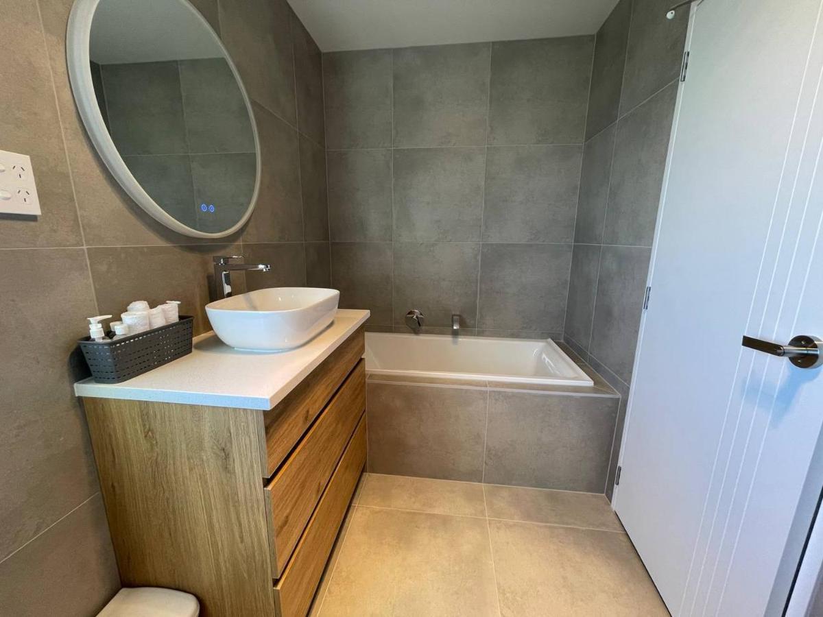 4 Bedroom Home Fully Furnished In Papakura, Auckland Exterior foto